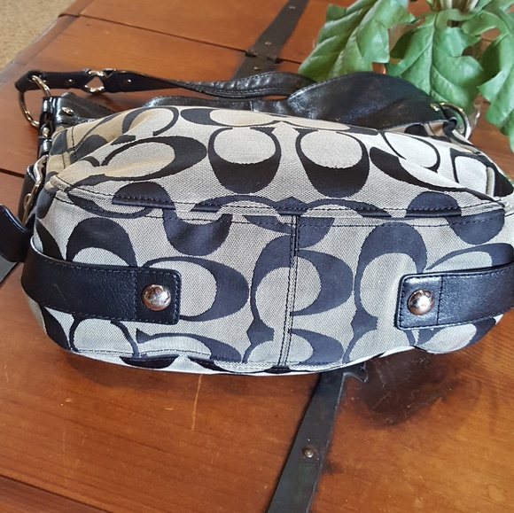 Handbag - Picture 5 of 8